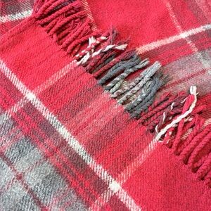 Roca Home Portuguese Red Plaid Throw Blanket